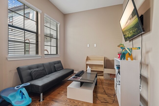 Building Photo - 3935 Gibson St