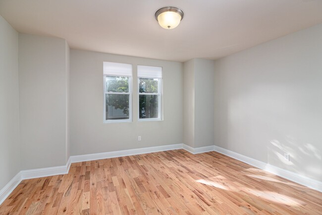 Building Photo - ???Updated Home in POINT BREEZE!  Updated ...