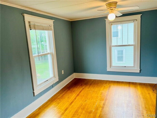 Building Photo - 1005 Gotham St