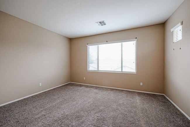 Building Photo - COMING SOON !! Spacious 4 Bed, 2.5 Bath 2 Story Home in Shadow Ridge Community/ Chandler