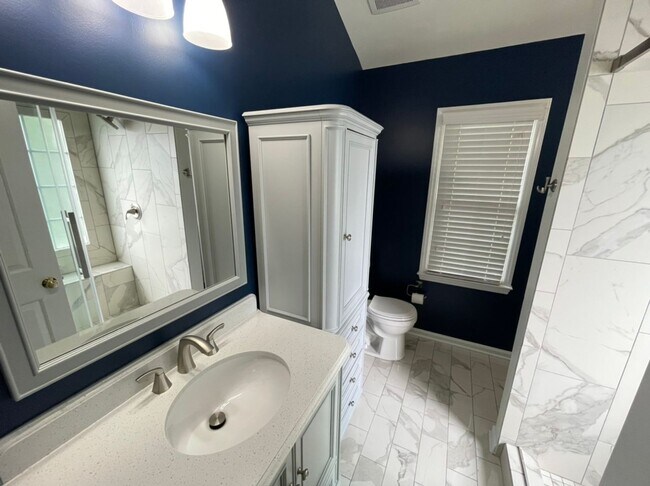 Building Photo - Elegant 4 Bedroom Home in Heart of Cary