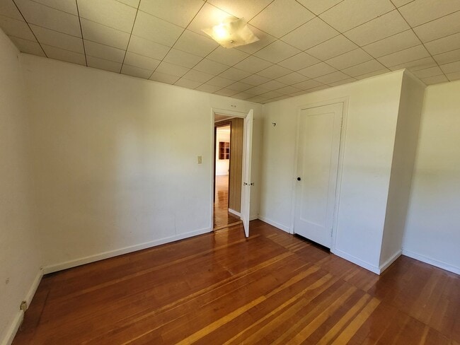 Building Photo - Charming 2 bed 1 bath