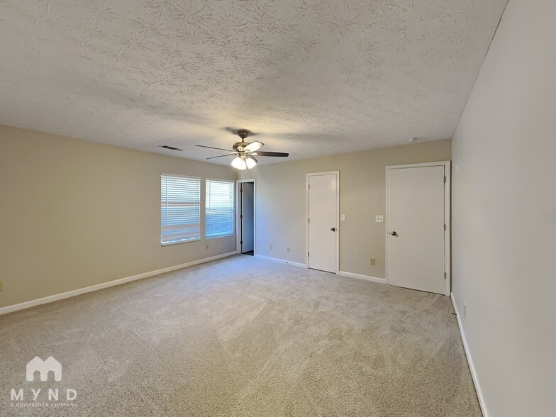 Building Photo - 5631 Regency Manor Ct
