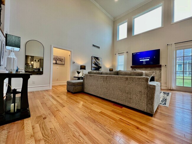 Building Photo - NEW, big, beautiful, Executive Home Liberty Twp