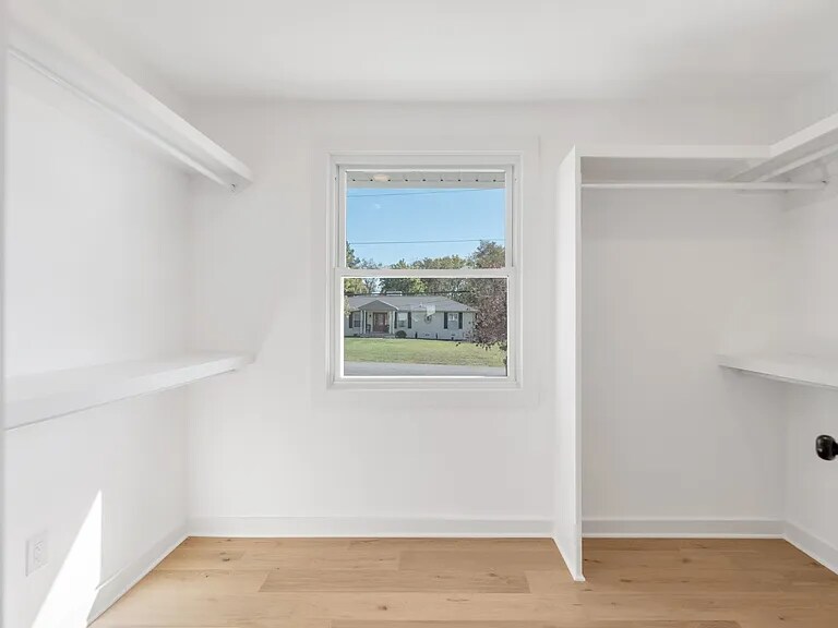 Building Photo - 205 Gatone Dr