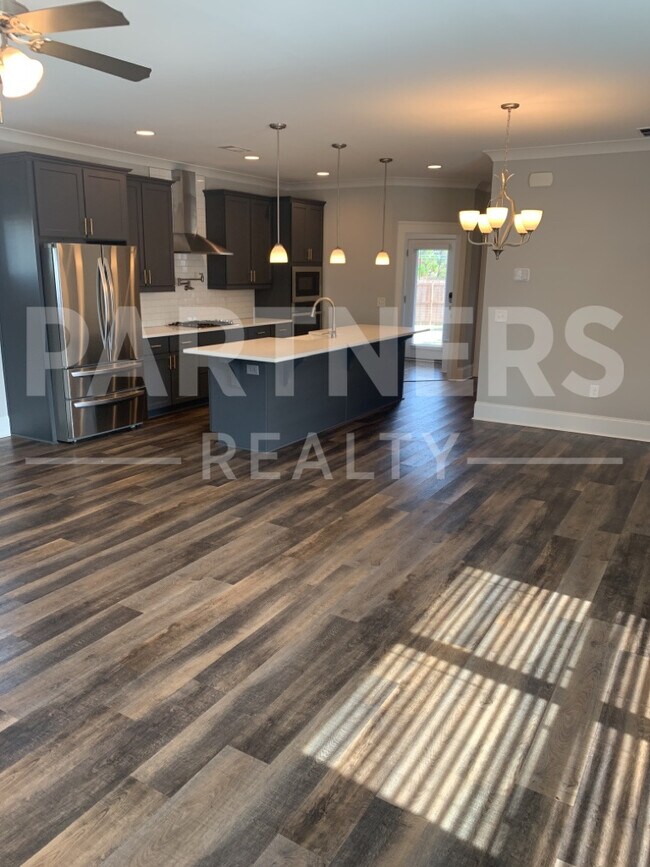 Building Photo - 170 Ave of Learning