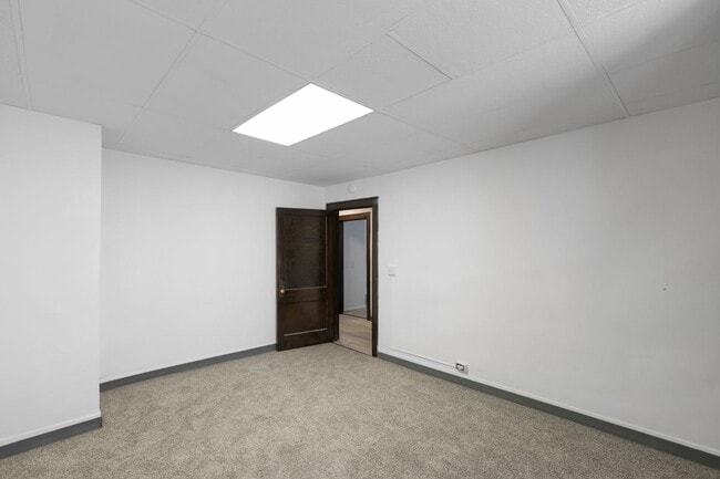 Building Photo - 2 N Huron St