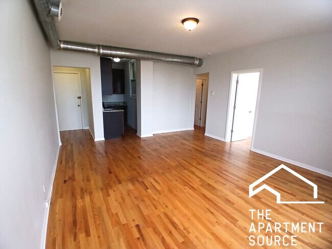 Building Photo - 7606 N Paulina St