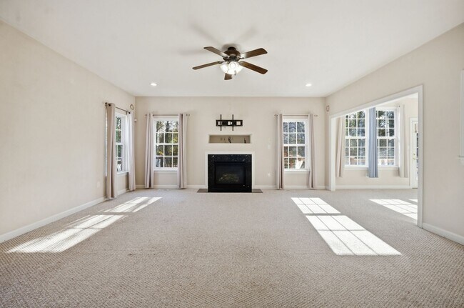 Building Photo - Quailshire Estates 4 Bed, 2.5 Bath Home in Chesapeake, VA