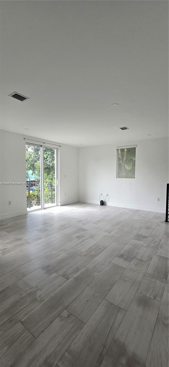 Building Photo - 3823 Thomas Ave