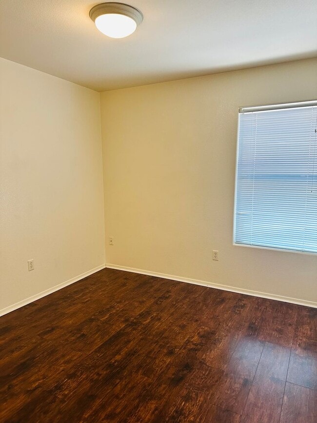 Building Photo - RANCHO DEL LAGO - 3 Bedroom 2 Bath - Priced Right!