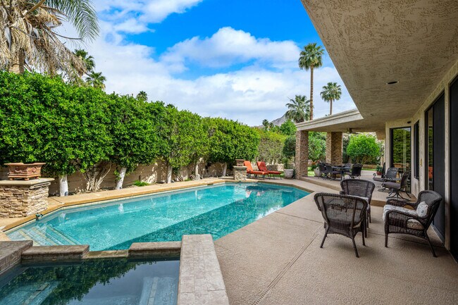 Building Photo - 45640 Rancho Palmeras Dr