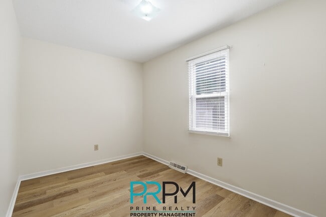 Building Photo - 5 Parkstone Ct