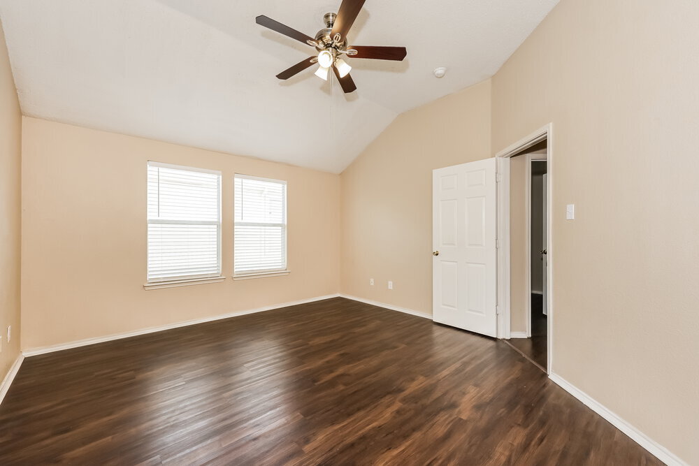 Building Photo - 2021 Wildwood Dr
