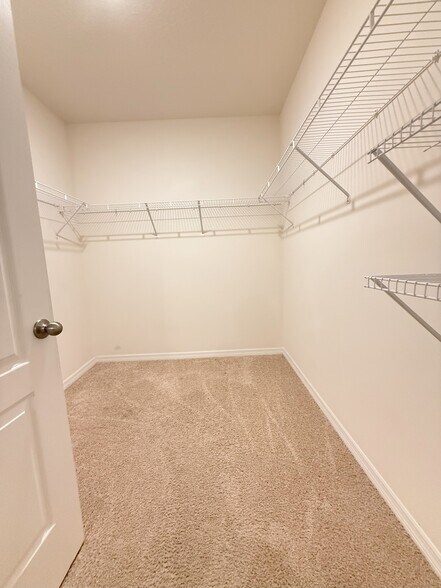 Building Photo - 1811 Silverbell Loop