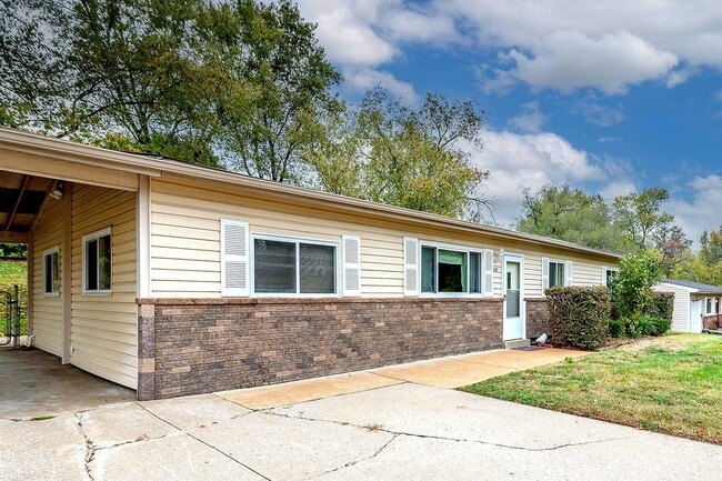 Building Photo - Dog Friendly 3 Bed 1 Bath Ranch Home With ...