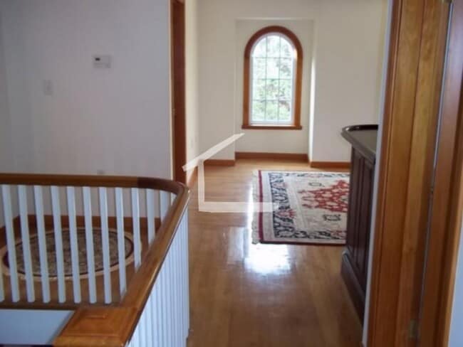 Building Photo - Single-Family House, Garage Parking, Central Heat/AC, In-Unit Washer and Dryer