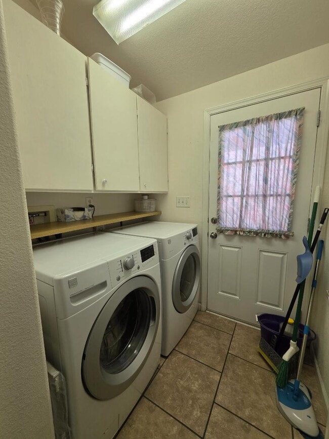 Building Photo - 5707 E 32nd St