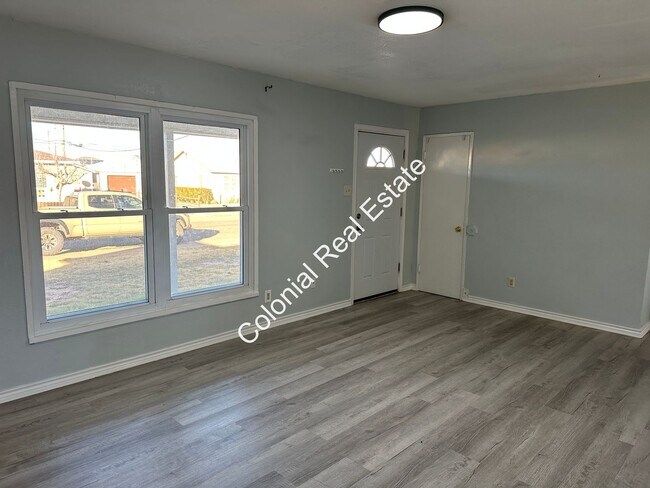 Building Photo - 205 E Tierra Blanca Rd