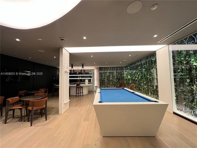 Building Photo - 1000 Brickell Plaza