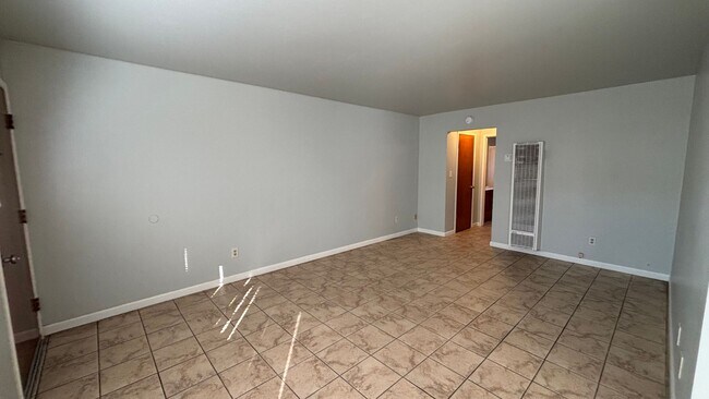 Building Photo - P01614