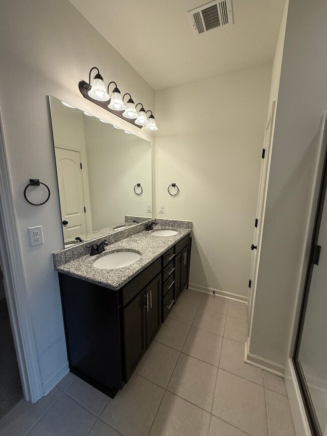 Building Photo - WATER FRONT PROPERTY! BEAUTIFUL 3BD/2BA HOME!