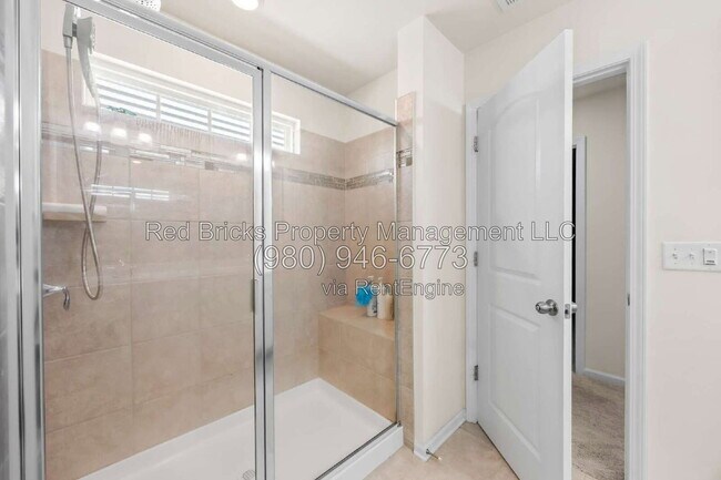 Building Photo - 923 Wood Apple Ln