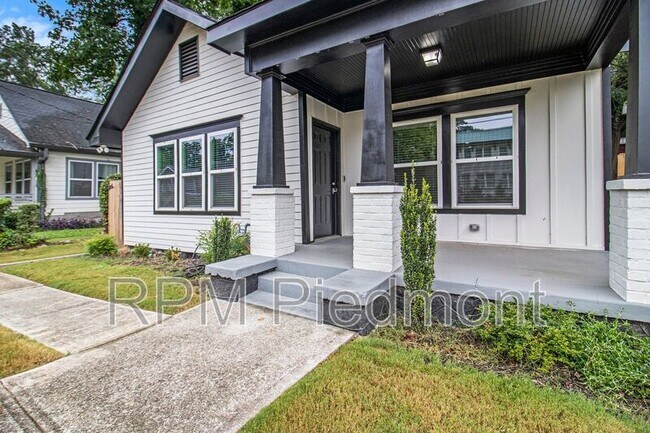Building Photo - 751 Cascade Pl SW