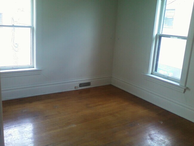 bedroom 3 - 919 1st Ave S