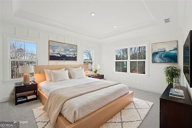 Building Photo - 2815 Medford Dr