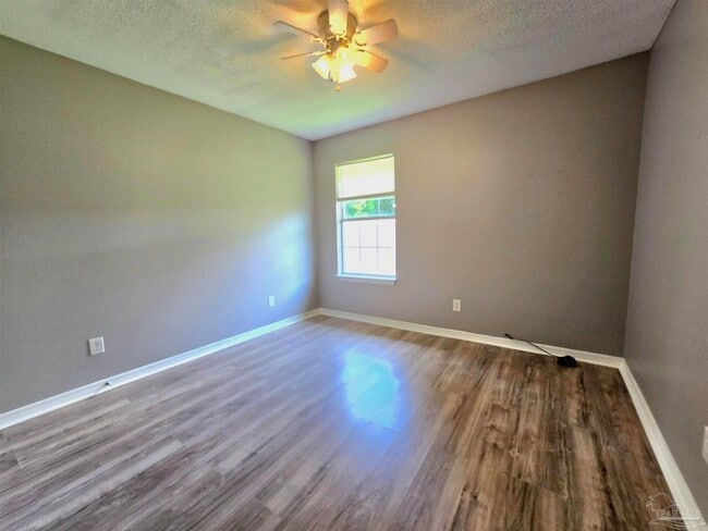 Building Photo - 6718 Fort Deposit Dr