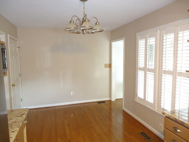 Building Photo - 805 Durango Ct