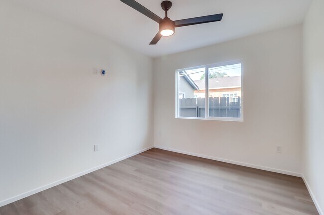 Building Photo - 3042-3044 J St