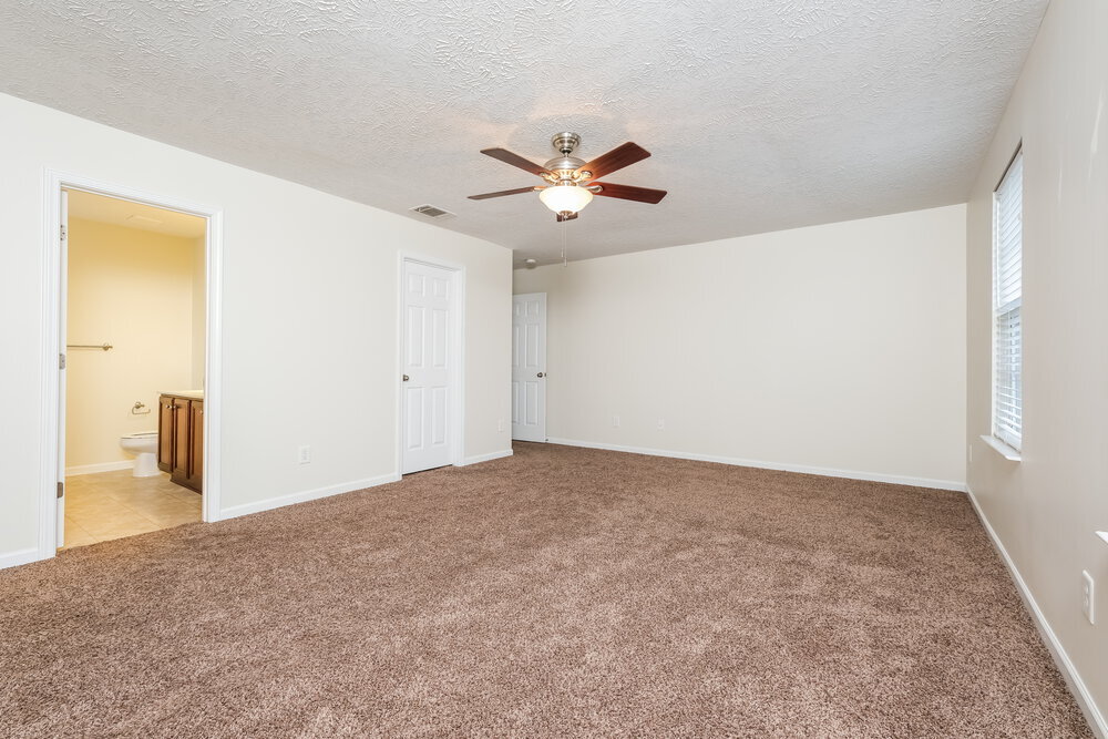 Building Photo - 538 Elderberry Way