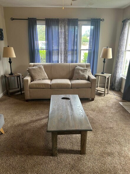 Building Photo - 1930 16th Ave