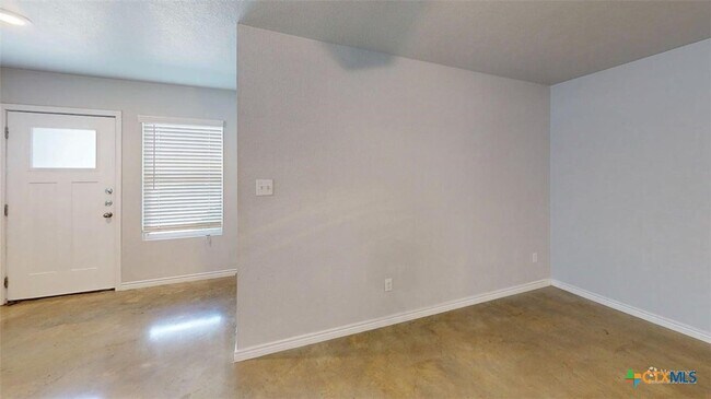 Building Photo - 1608 Tejas Trail