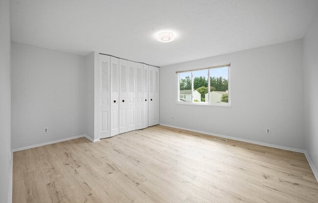 Building Photo - Discover Your Dream Home: Modern Comfort M...