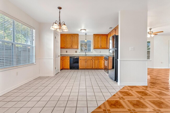 Building Photo - 3 Bedroom in Bluewater Bay!