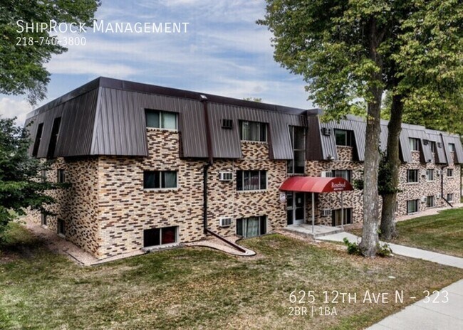 Primary Photo - 625 12th Ave N
