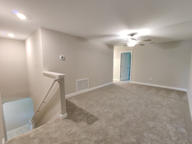 Building Photo - 23244 Willow Glen Way