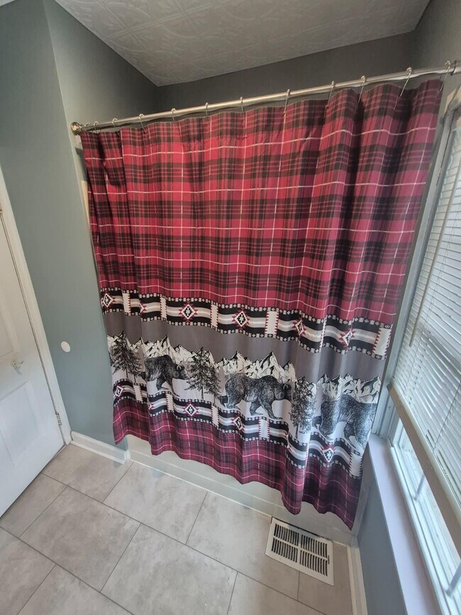 Building Photo - 2843 Ashland Ave