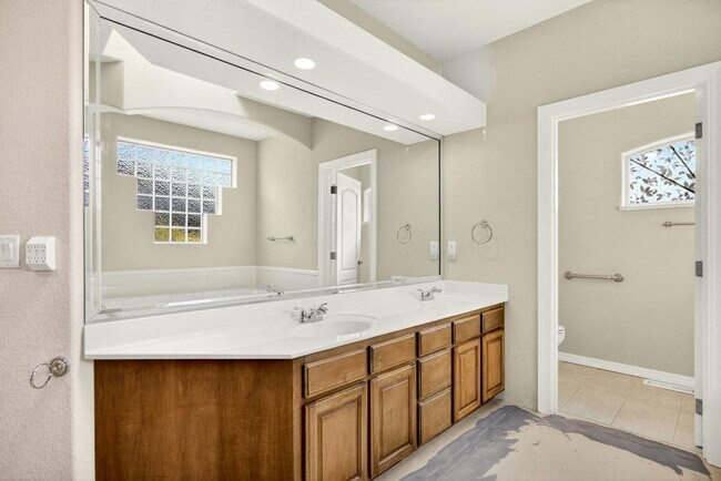 Building Photo - 460 Robert Trent Jones Blvd