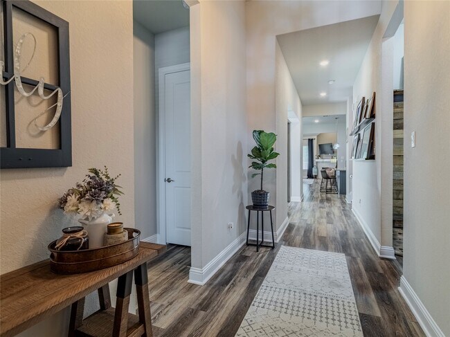 Building Photo - 10923 Texas Rose Dr