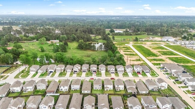 Building Photo - 25927 Chicory Dr