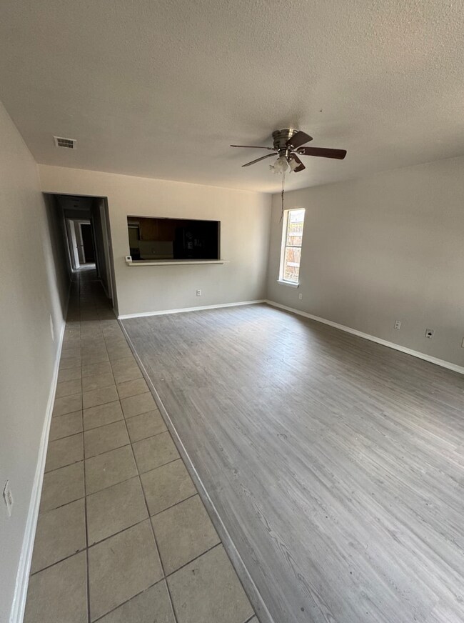 Building Photo - 409 North St