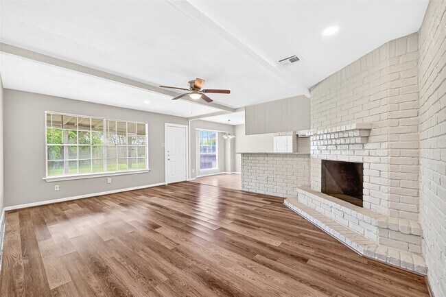 Building Photo - 403 Mistywood Dr