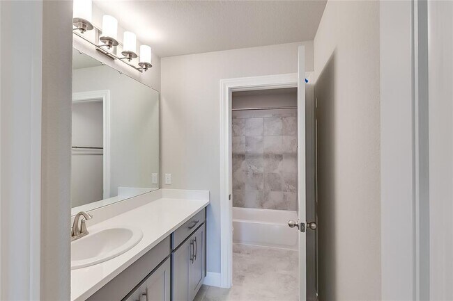 Building Photo - 5520 La Canada Wy