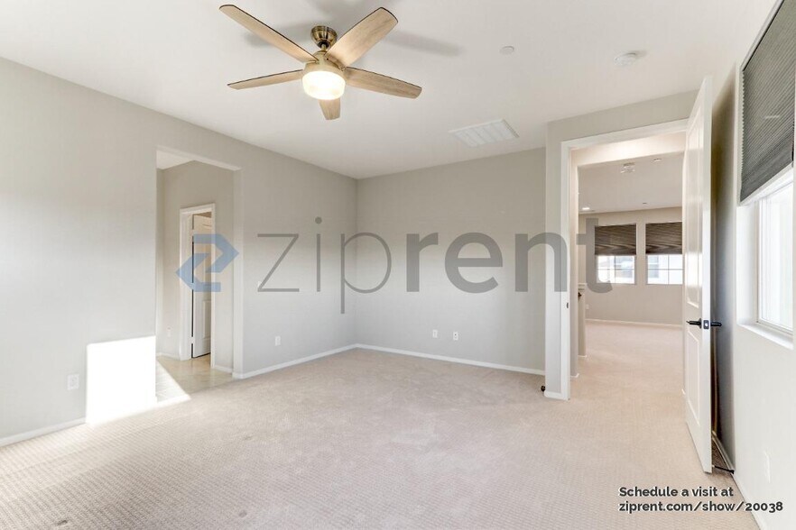 Building Photo - 635 Merit Dr