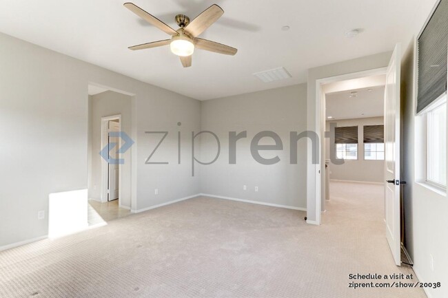 Building Photo - 635 Merit Dr