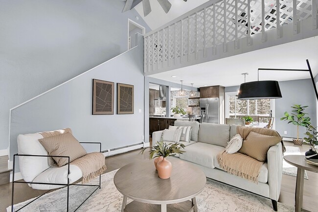 Building Photo - 28585 Evergreen Manor Dr